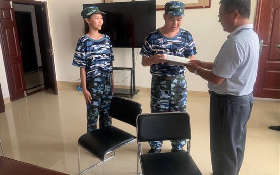 南宁市东盟黄冈中学高一新生教师节“告白”校长