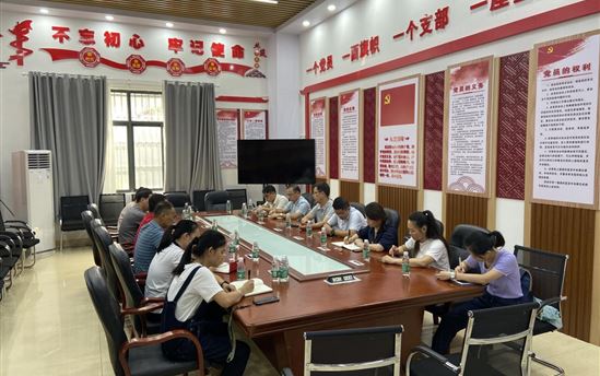 南宁市教育局调研员、市民办教育行业党委书记李世军带队深入我校检查指导党建示范点创建工作