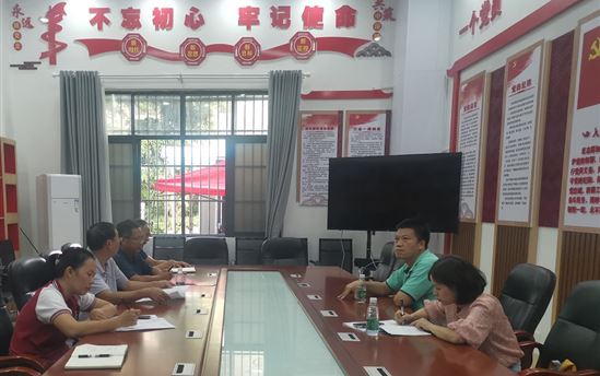 结对帮扶学校南宁市第三十六中学党委书记韦仕喜带队到我校指导党建示范点创建工作