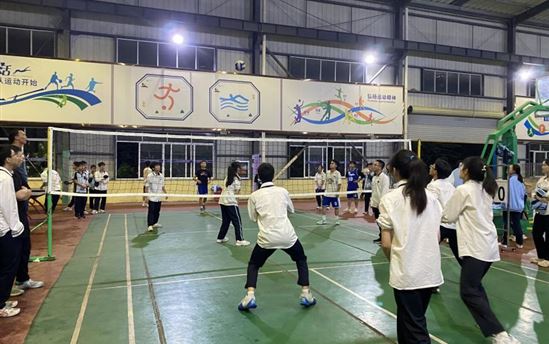 东盟黄冈中学圆满举行高一“新生杯”球赛