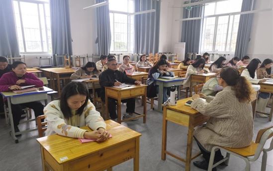 	 南宁市东盟黄冈中学教研组动态（第九期）