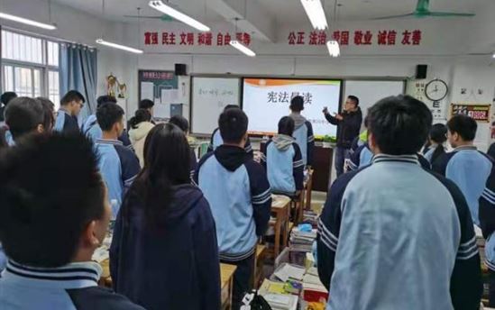 南宁市东盟黄冈中学简讯十条（第二十二期）