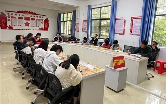 南宁市东盟黄冈中学简讯十条（第二十三期）