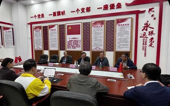 编写校本资料，提升教学质量，打造品质学校——南宁市东盟黄冈中学开展校本资料编写工作总结座谈会