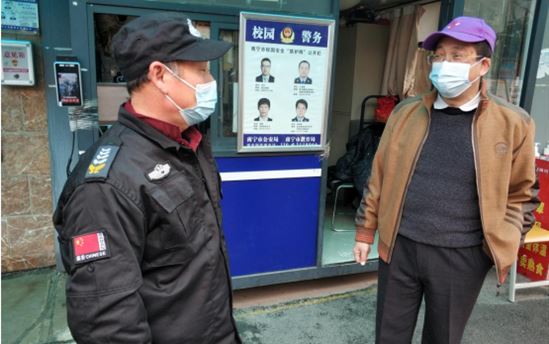 南宁市教育局副局长杨捷等领导到南宁市东盟黄冈中学检查指导工作