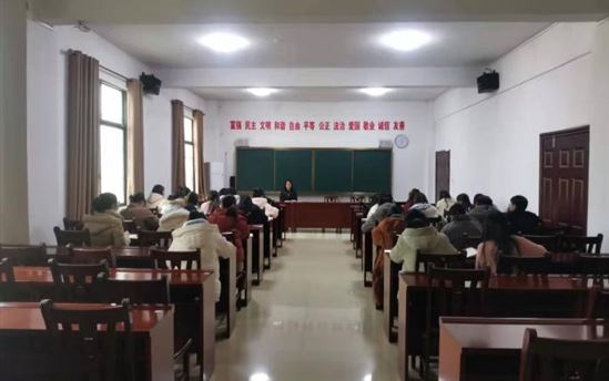 凝心聚力提质量  深研力行启新章——南宁市东盟黄冈中学教研组长备课组长会议