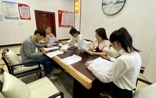南宁市东盟黄冈中学简讯十条（第二十八期）