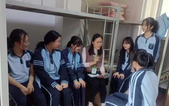 贴近学生实际，助推宿舍文化建设