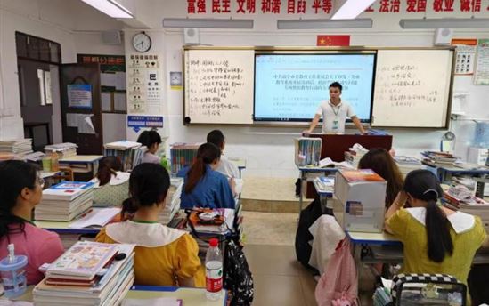 南宁市宏德高级中学（原南宁市东盟黄冈中学）级部动态（第六十二期）