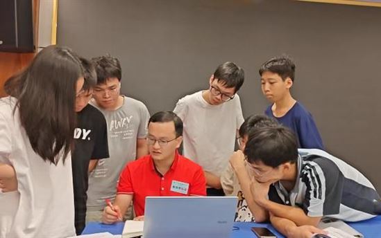 南宁市宏德高级中学（原南宁市东盟黄冈中学）简讯十条（第七十四期）