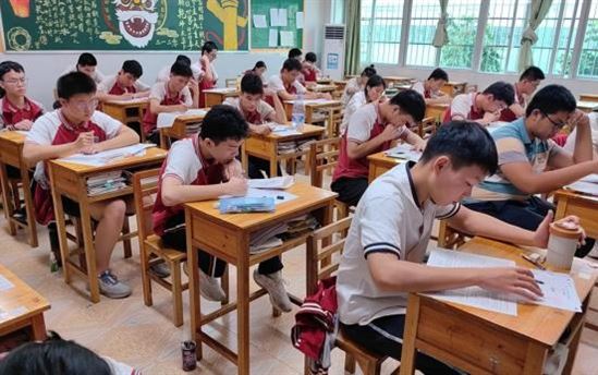 南宁市宏德高级中学级部动态（第七十一期）
