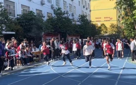 南宁市宏德高级中学级部动态（第七十四期）