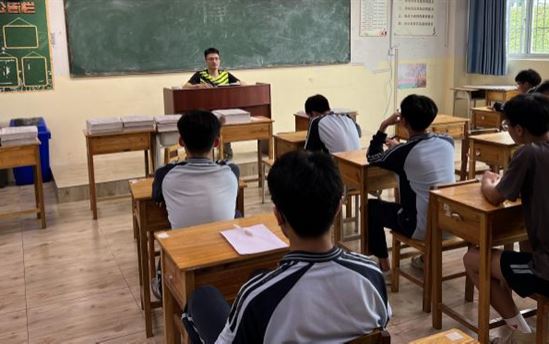 南宁市宏德高级中学级部动态（第九十三期）