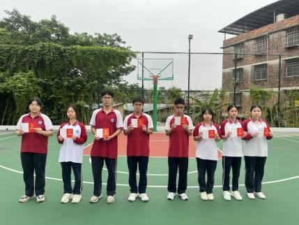 南宁市宏德高级中学级部动态（第九十四期）