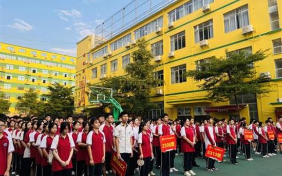 南宁市宏德高级中学级部动态（第一百零四期）