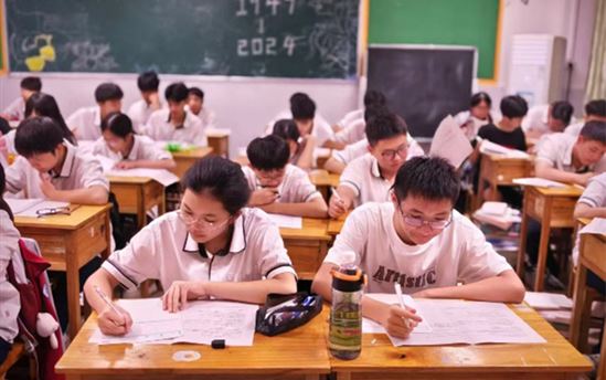 共赴一场品读经典之约，让书香溢满校园——南宁市宏德高级中学圆满举办读书节系列活动