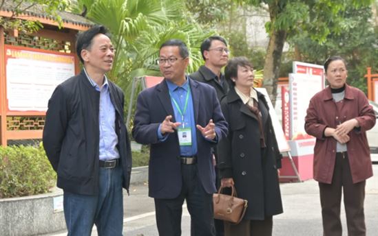 南宁师范大学叶发钦教授团队走进我校，共谋心理健康与生涯规划发展新篇章
