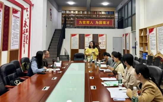 科技赋能教育，智慧点亮校园——南宁市宏德高级中学邀请广西科学院专家入校共商科技节活动
