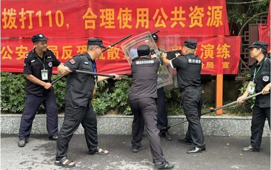 实战演练，防患未然——南宁市宏德高级中学开展防暴演练 