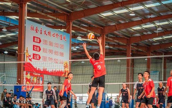 青春“排”面拉满！南宁市中学生排球比赛在宏德高中热血续燃，高中组对决高能上线！