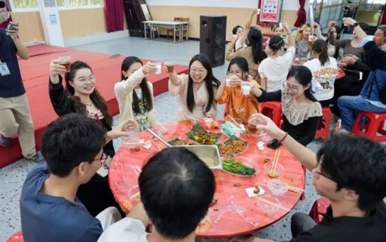 宏德·特色活动｜我们的校友节，很有味儿！