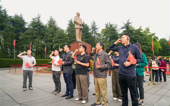 “党建+家校共育”宏德高中解锁家校共育新模式——南宁市宏德高级中学组织党员家长代表赴长沙、韶山开展主题家校共建活动